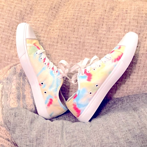 NWT 🌈 Tie Dye Converse Inspired Sneakers 🌈 - Picture 3 of 7